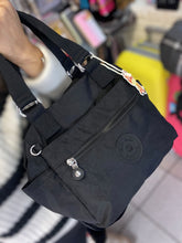 Cargar imagen en el visor de la galería, Cartera Art Kp x Mayor