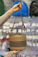 Cargar imagen en el visor de la galería, Cartera Mila x Mayor