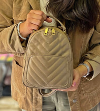 Cargar imagen en el visor de la galería, Mini Cartera y Mochila Pascal X Mayor