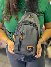 Cargar imagen en el visor de la galería, Pechera bandolera - Lote de 3 unid.