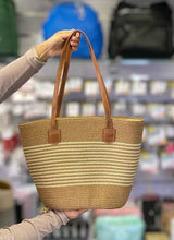 Cargar imagen en el visor de la galería, Cartera/Bolso Raffia x Mayor