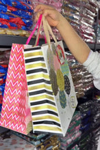 Cargar imagen en el visor de la galería, Bolsas de Regalo x Mayor - Lote de 12 unid.