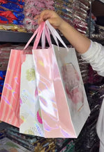 Cargar imagen en el visor de la galería, Bolsas de Regalo x Mayor - Lote de 12 unid.