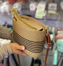 Cargar imagen en el visor de la galería, Cartera Mila x Mayor
