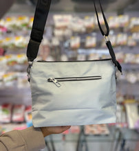 Cargar imagen en el visor de la galería, Cartera Emanuele Dr.
